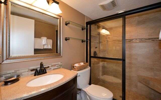 Shoreline 1041 Condo by RedAwning