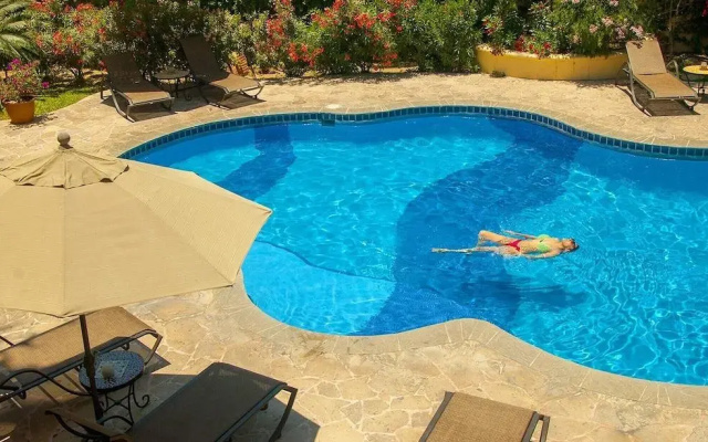 El Encanto Inn