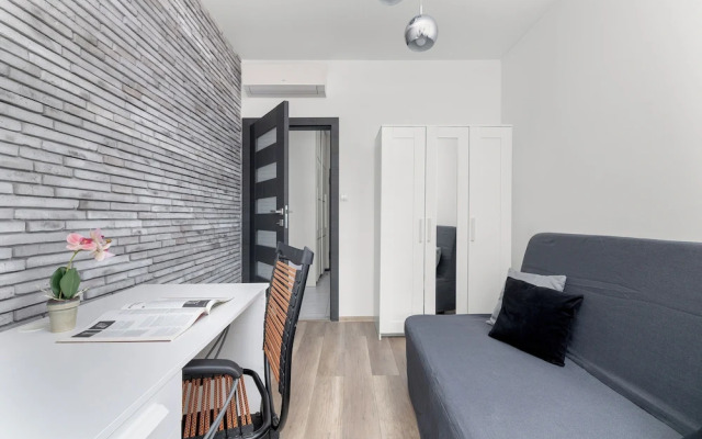 Cracow Apartment With Terrace by Renters