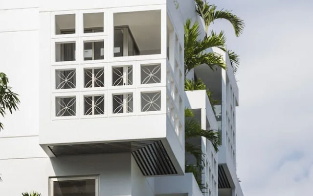 The Tropical Residence