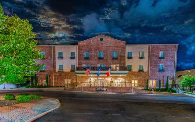 Chateau St. Denis a Historic Downtown Hotel