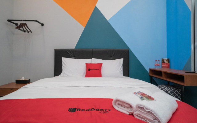 RedDoorz near Sindu Kusuma Edupark 3
