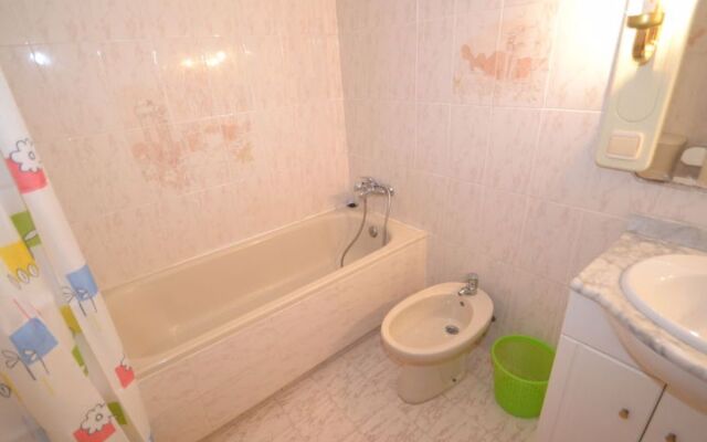 Apartment Albeniz La Pineda