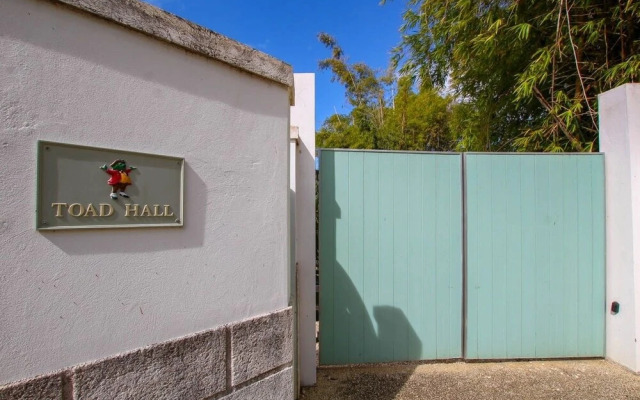 Relax By The Pool, Minutes From The Beach - Toad Hall By Bsl Rentals