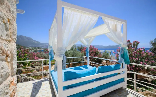Blanca Beach Hotel