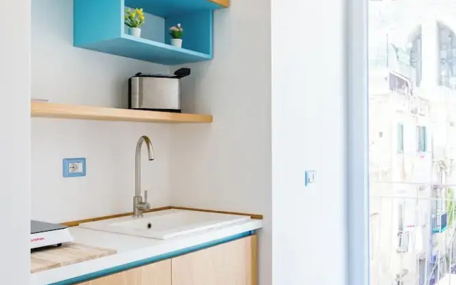 Brombeis Double Bedroom Center by Napoliapartments