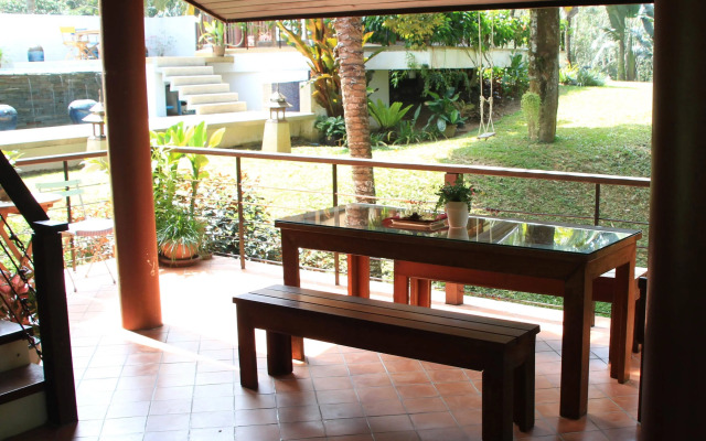 De Chom Villa
