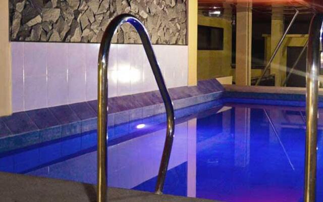 La Galleon Suites Hotel