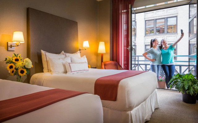 Hotel Giraffe by Library Hotel Collection