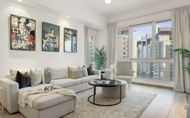 Luxury 2BR Apartment + Maid's Room | Close to Nakheel Mall