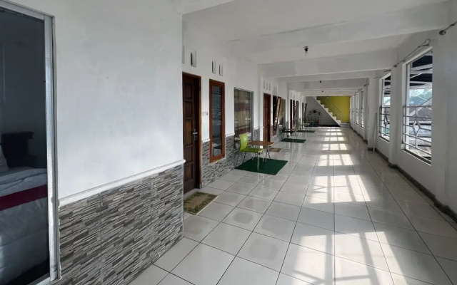 RedDoorz Syariah @ Jalan Dieng 4