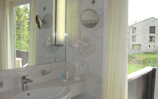 Schweizerhaus Swiss Quality Hotel