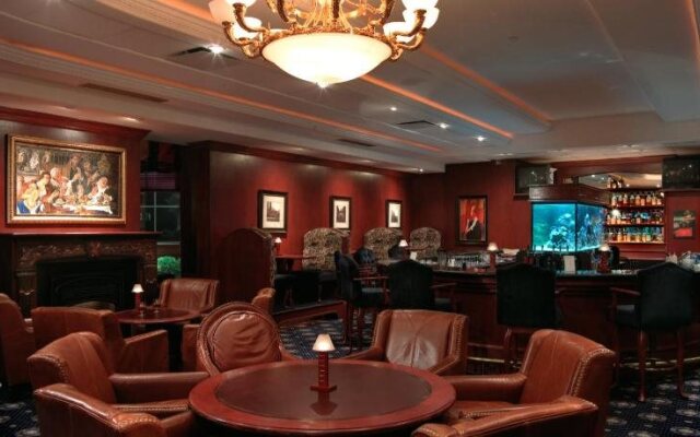 Chateau Louis Hotel & Conference Centre