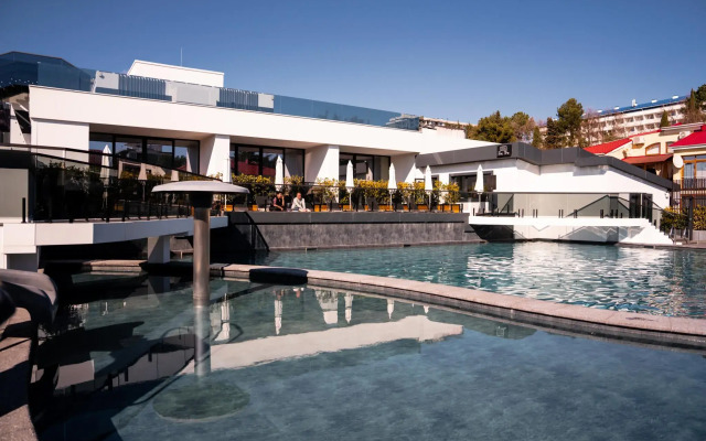 Apartments at the Mone Hotel