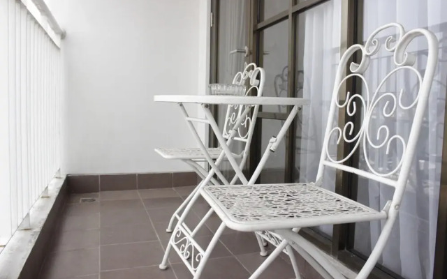 Gorgeous & Relaxing Studio Apartment at Tamansari Tera Residence