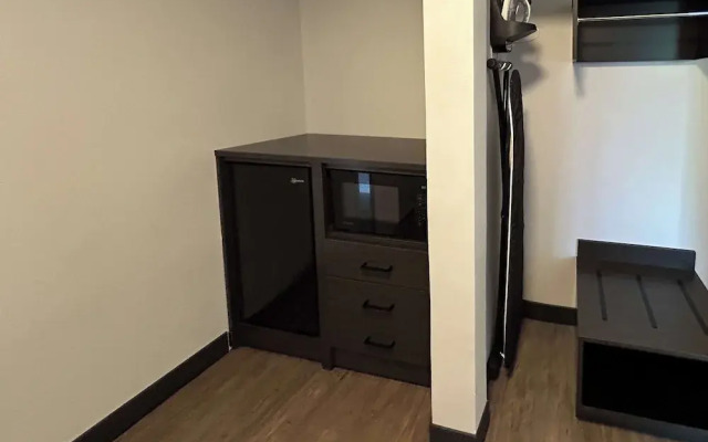 Studio 6 Suites Gardena, CA