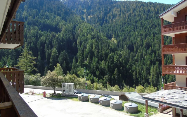 Lou Services Apartment THC93 LSI 001