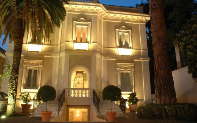 Hotel Flora
