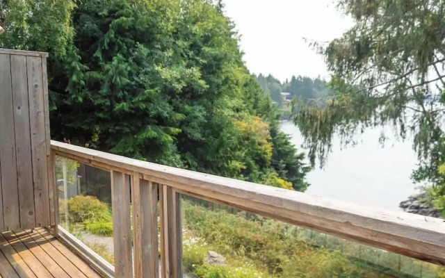 Tofino Oceanfront Hotel Suite 2