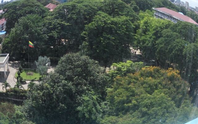 Diamond Crown Hotel