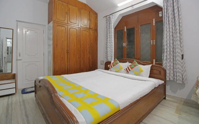 Thakore House By OYO Rooms