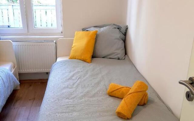 weddeko Apartment SENFGELB für 5 Personen