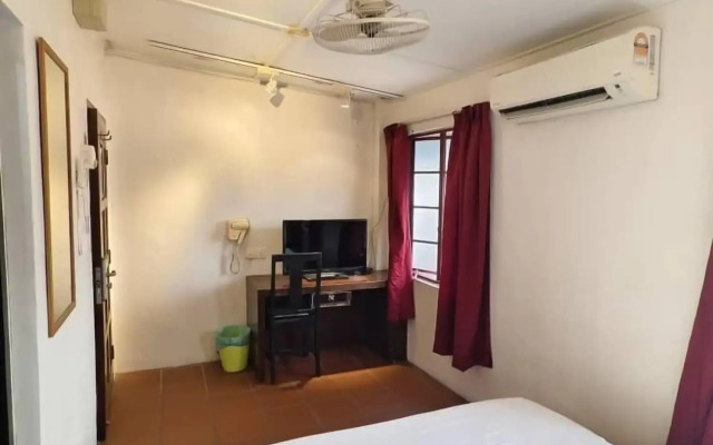 Red Inn Court - Hostel