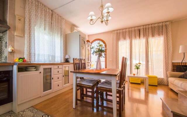 Nice Home see French Title