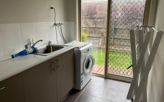 SHORE TO IMPRESS Wifi Included – Guest Rooms – Inverloch