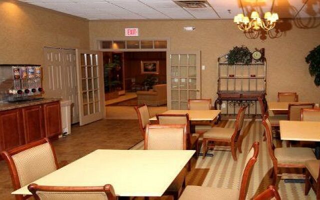 Elwood Hotel & Suites