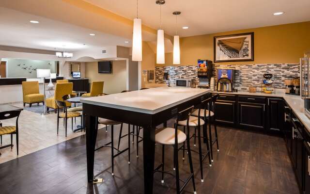 Best Western Edgewater Inn