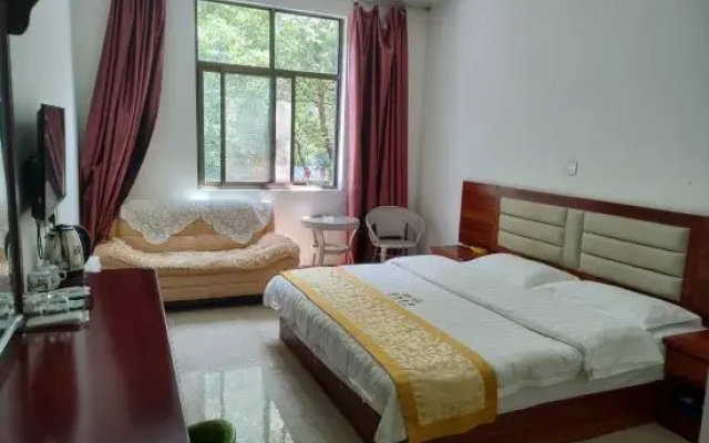 Chuxiong Yaju Hotel