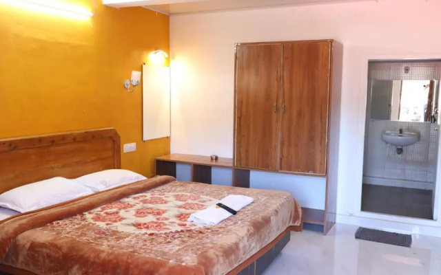 Hotel Sri Balaji – Guest Rooms – Ooty