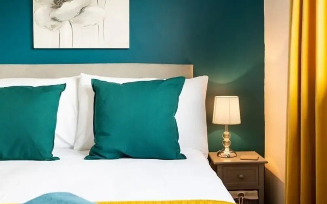 City Centre House FREE PARKING