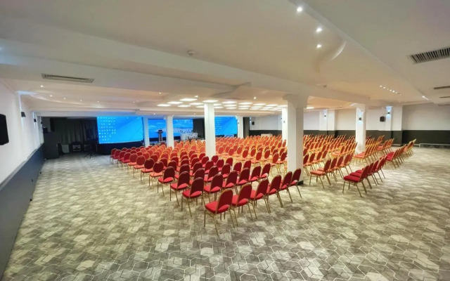 Hotel Tourist - Metropol Lake Resort