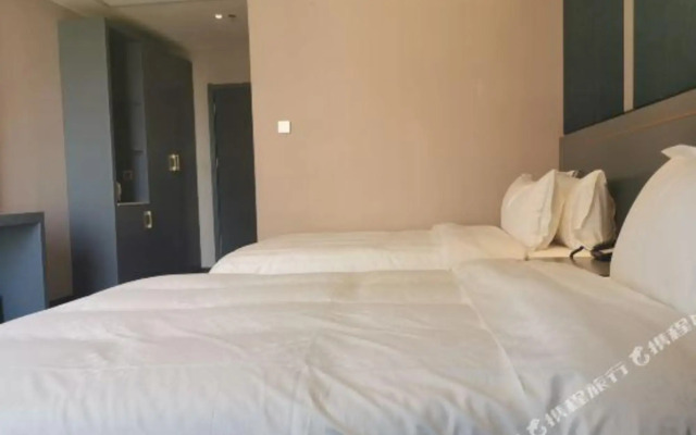 Lujiang Juai Guangneng Hotel