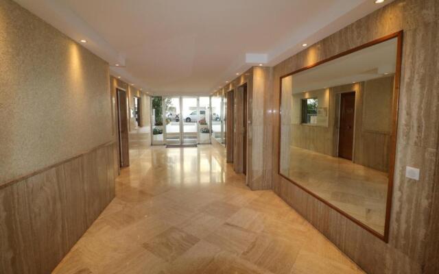 Amazing Sea View 2 Bedroom Front of the Beach 303