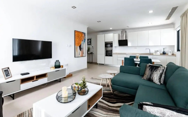 Luxurious Superior Room Space Available