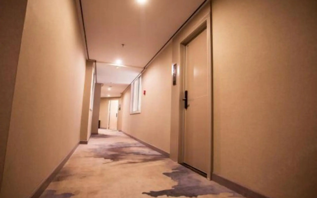 Crown International Business Hotel