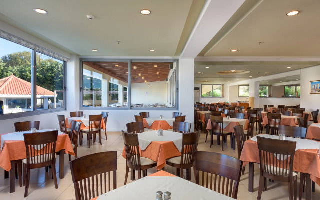 Memphis Beach Hotel