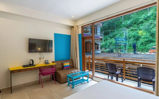 goSTOPS PLUS Kasol Manikaran Road, Bar and Hostel