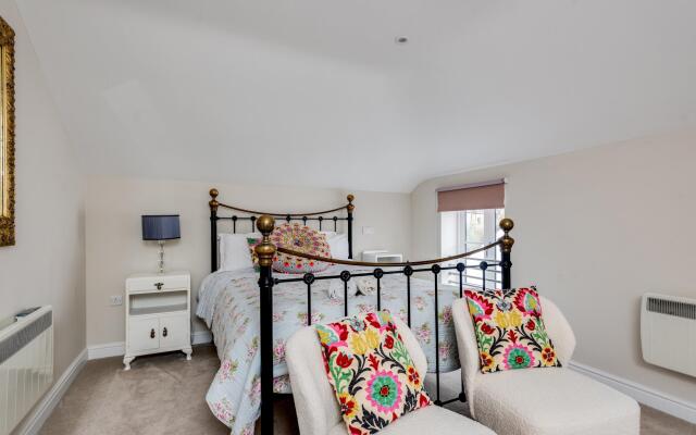 The Mews - 1BR Studio in Jericho Near City Centre