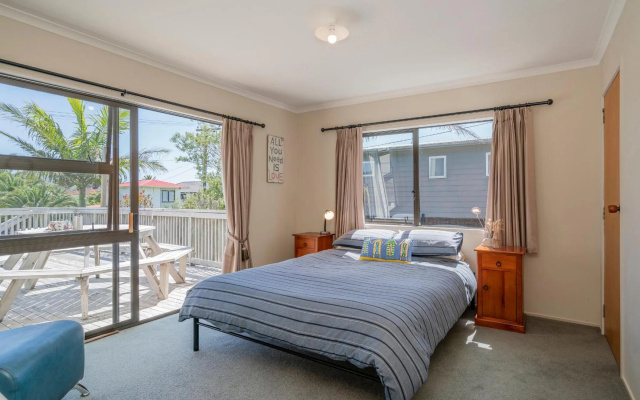 Surf Stay - Whitianga Holiday Home – Guest Rooms – Whitianga