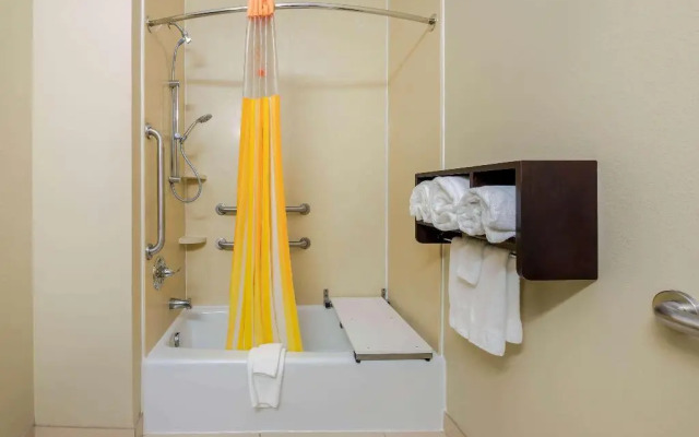 La Quinta Inn & Suites Marshall