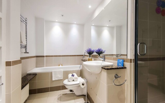 The Spacious Prince of Wales Apartment - CVO