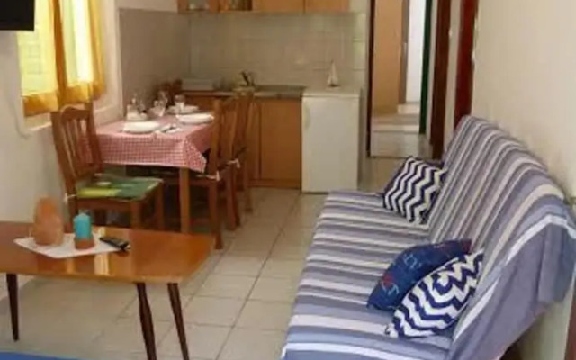 Villa Jadran - 10 m From Beach - H