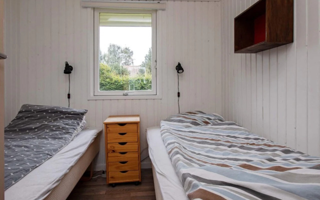 Peaceful Holiday Home in Falster near Sea