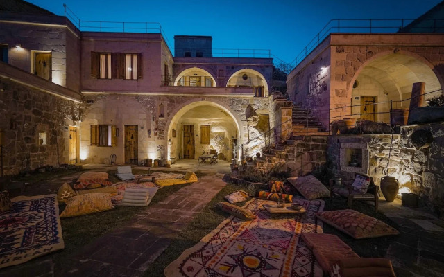 Doda Artisanal Cave Hotel +14