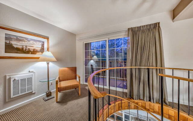 Tahoe Beach & Ski Club