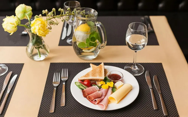 Conviva Hotel
